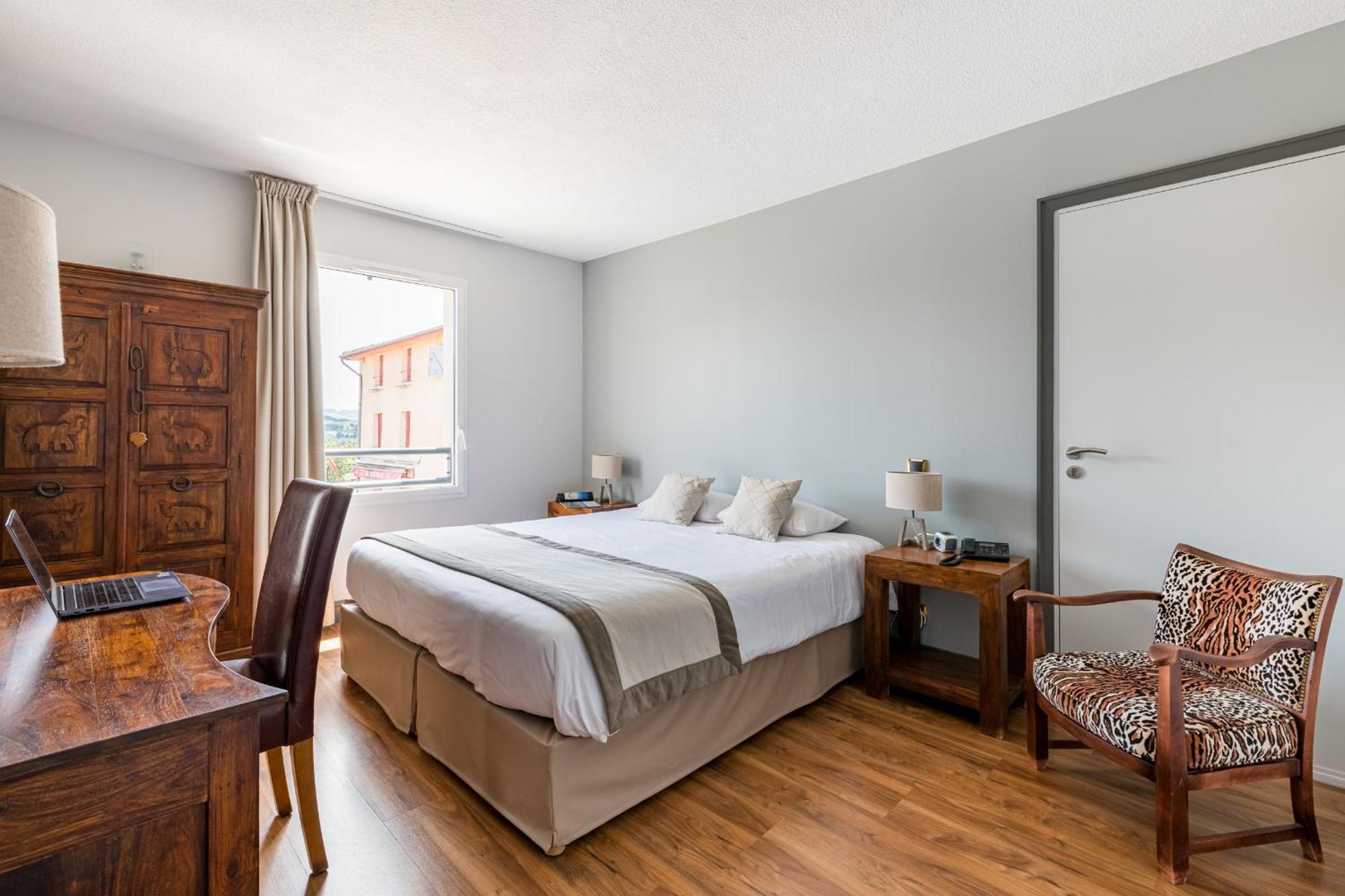 Le Place Neuve Brullioles Ngoại thất bức ảnh